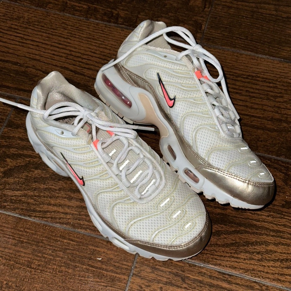 Nike Air Max Plus TN Sail Rose Gold Pink Sneakers Womens 6.5